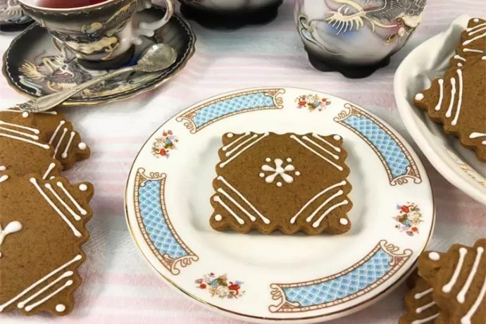 Gingerbread Tea Cookies