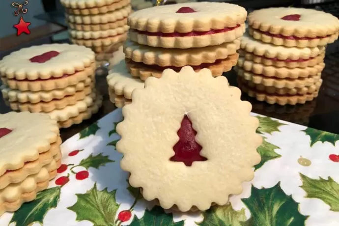 Raspberry-filled Sandwich Cookies